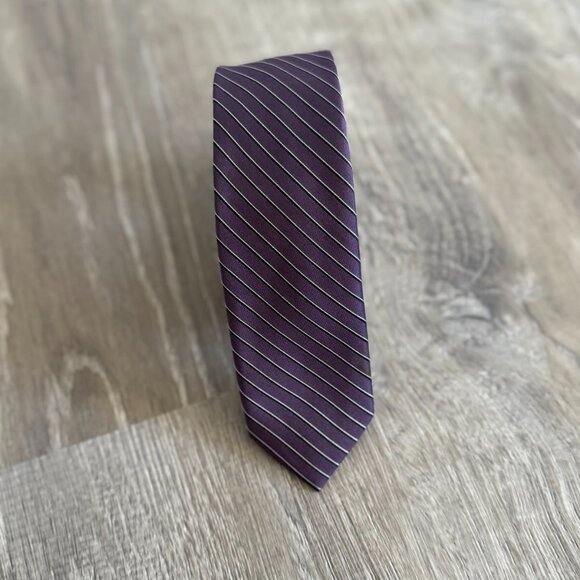 Calvin Klein Men’s Purple Extreme Slim 100% Silk Tie with Stripe Accents - Picture 6 of 6
